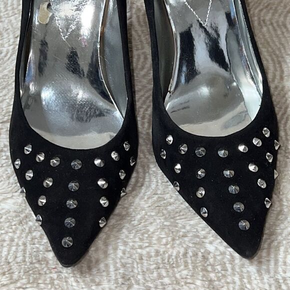 GUESS Suede Stiletto Heels with Silver Studs Black "WGMAIRE" Sz 6 - Picture 2 of 7